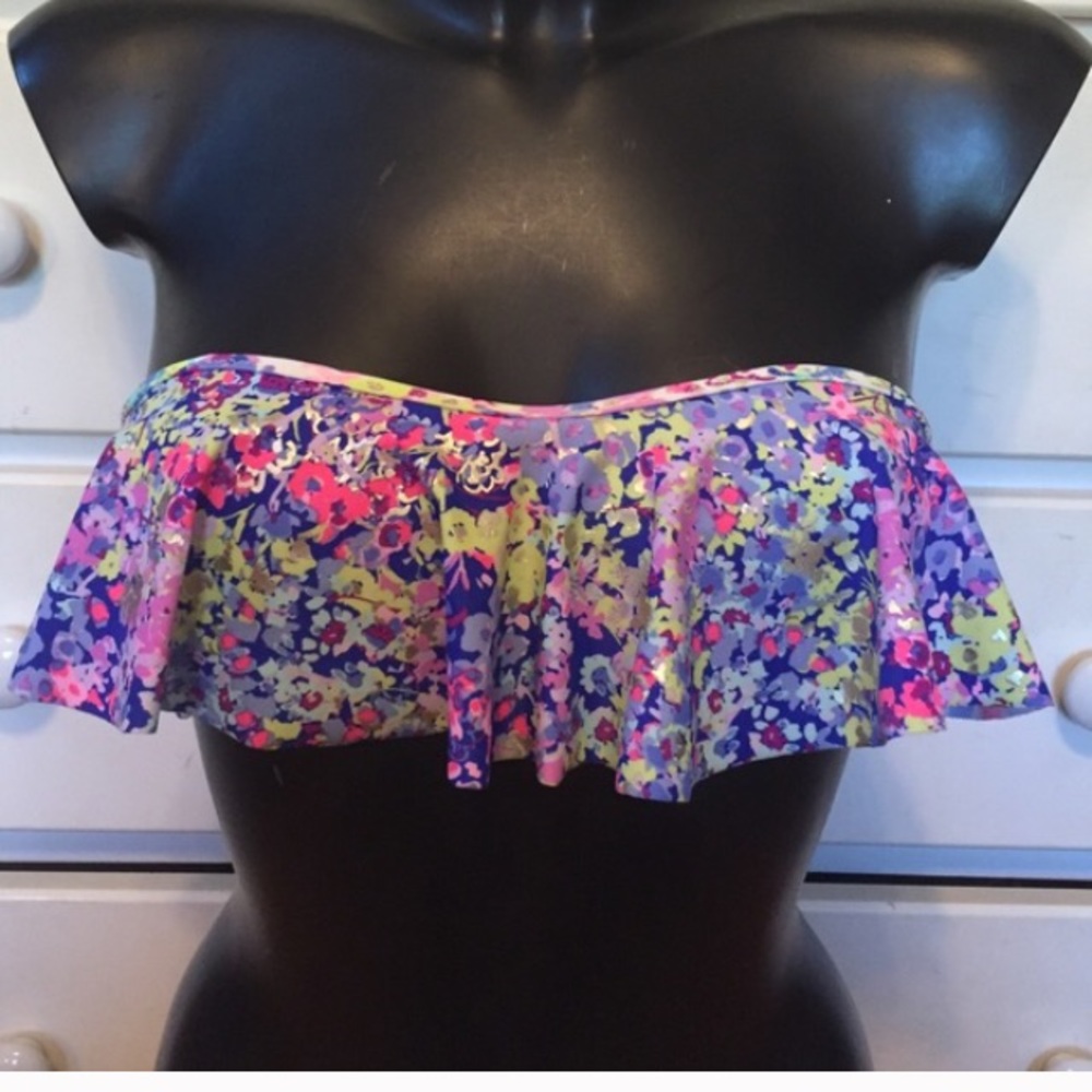 Victoria’s Secret strapless bikini top
